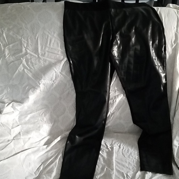 Pleather leggings - Picture 1 of 3